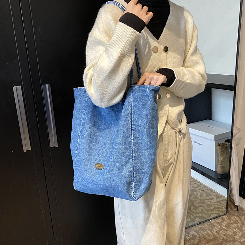 Denim bag for women's high-end look 2024 new autumn and winter versatile single-shoulder fabric bag for work and commuting ins tote bag details Picture
