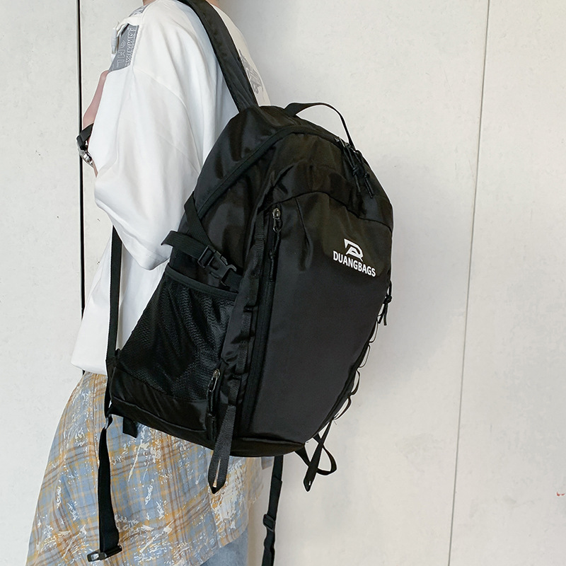 A new high-appearation-level outdoor commuting hiking bag for both men and women, a multi-purpose casual and versatile backpack with a large capacity details Picture