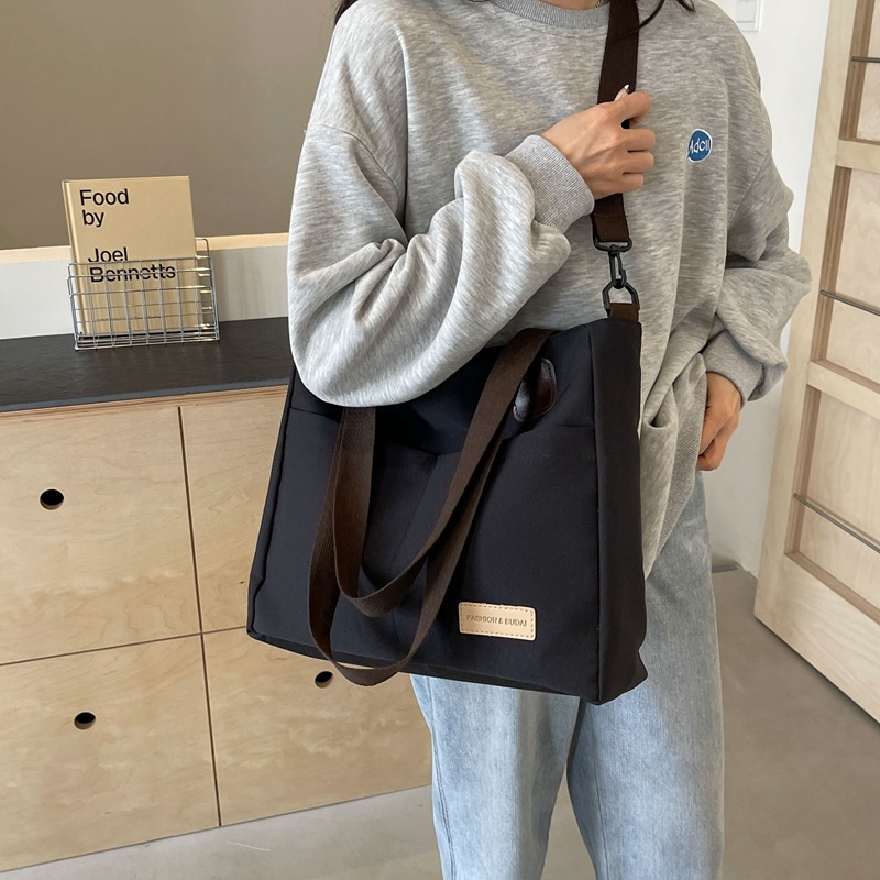 Canvas bag for women, large-capacity 2024 new style, fashionable and versatile single-shoulder bag, simple and elegant, tote bag for class and commuting details Picture