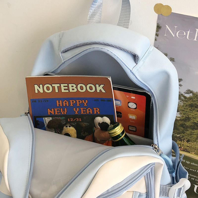 A new Korean-style backpack with a high level of appearance for junior and senior high school students. It is casual, simple, lightweight and versatile for commuting. It has a large capacity Application Scenario