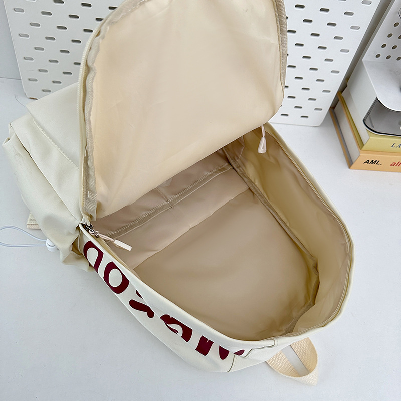 New Japanese-style cute and good-looking schoolbag, simple and versatile student backpack, schoolgirl style mini backpack Application Scenario
