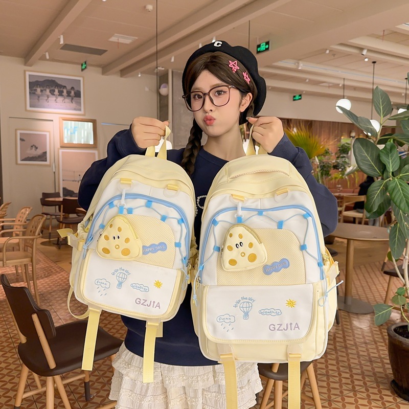 Schoolbag for primary school students, high appearance level, cute backpack for girls in grades three to six, soft and soft, mini backpack with a girlish heart full figure