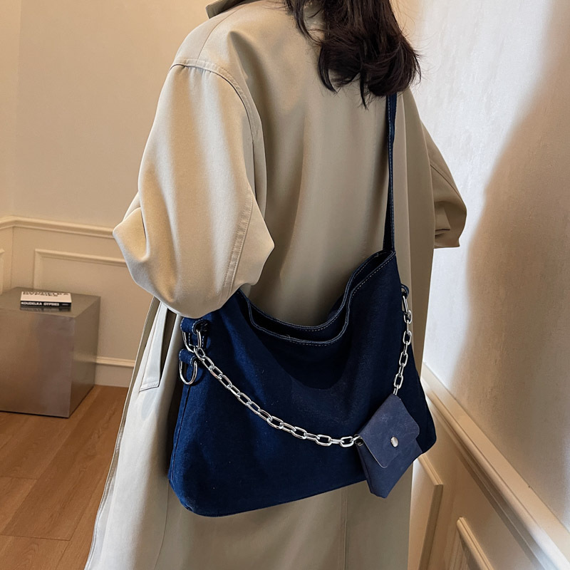 Korean style large-capacity denim tote bag 2025 New artistic style college student commuting and class single-shoulder bag details Picture