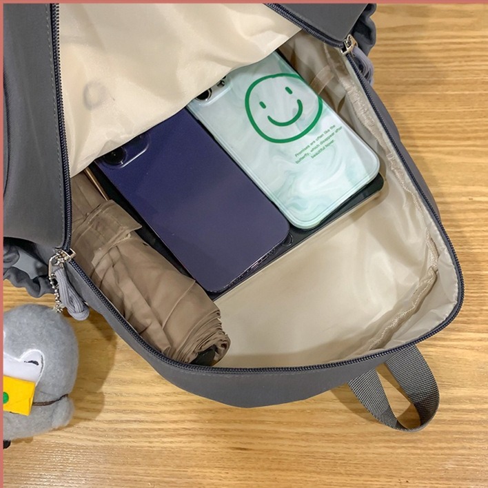 New Japanese and Korean children's schoolbag with a rural style, lightweight backpack, high appearance level, cute girl, min cartoon small backpack Application Scenario