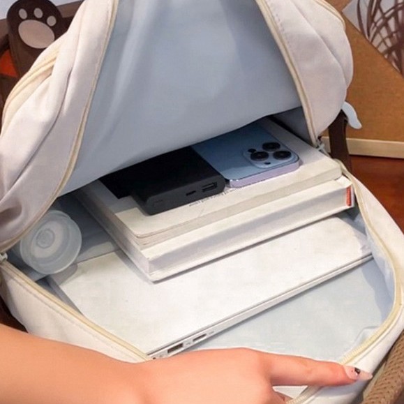 A new high-appeal, fresh and sweet color-blocking backpack from Korean Instagram, a light and simple backpack for junior and senior high school students Application Scenario
