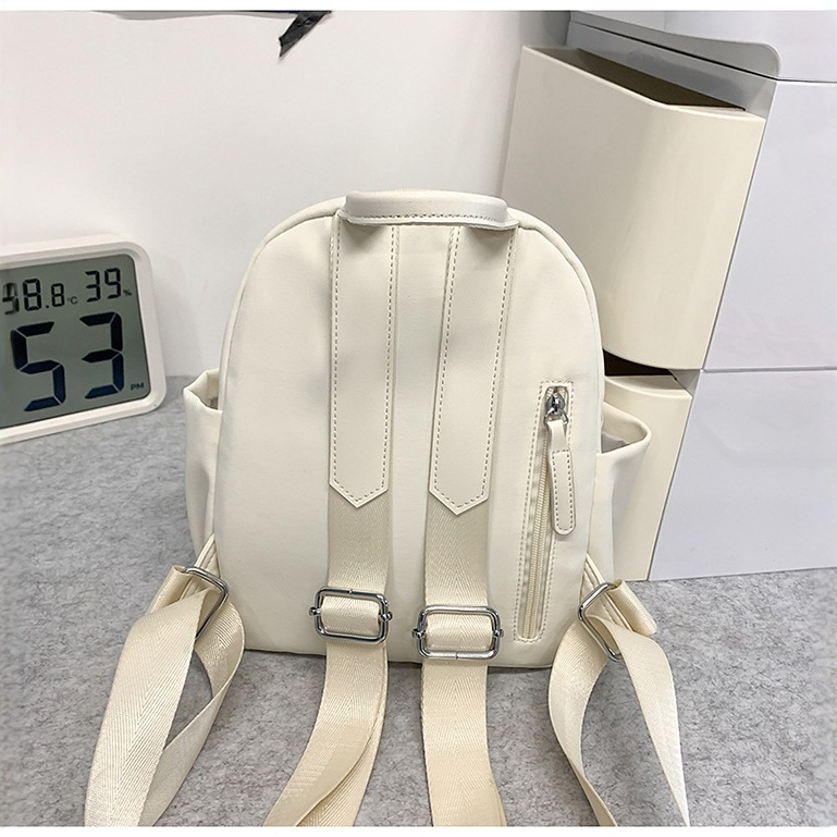 Japanese-style Instagram mini bag, a fashionable and casual backpack for girls' travel, and a lightweight backpack for college students' trips Application Scenario