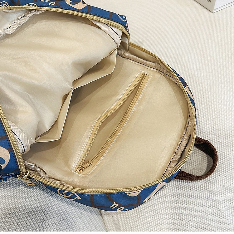 2025 New style simple and casual backpack, fashionable large-capacity single-shoulder bag, lightweight travel bag, stylish and versatile backpack Application Scenario