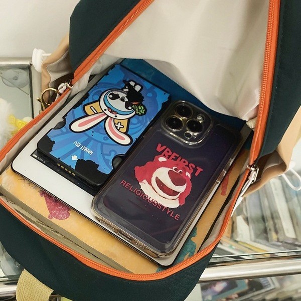 A new high-appearance-level workwear style color-blocking and patchwork chest bag for couples, a lightweight travel and mountaineering crossbody bag Application Scenario