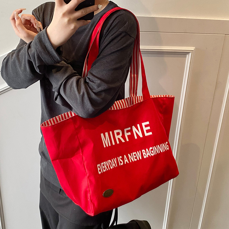 A large-capacity, simple single-shoulder bag and casual backpack for shopping in the 2025 new Korean version with a reversible back details Picture