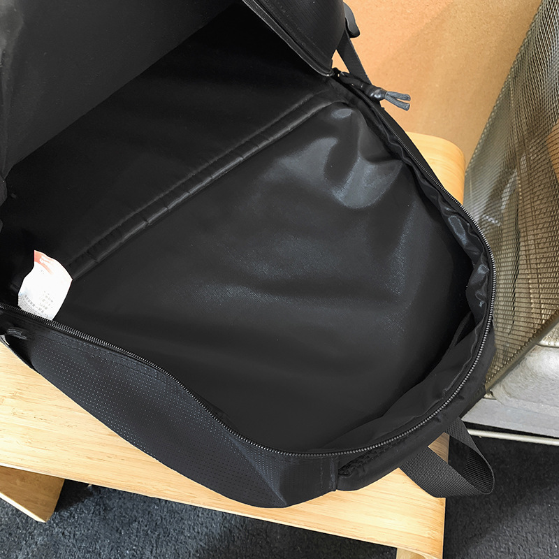 Male college student backpack for junior and senior high school travel, male ins Japanese-style large-capacity backpack for class commuting, computer backpack Application Scenario