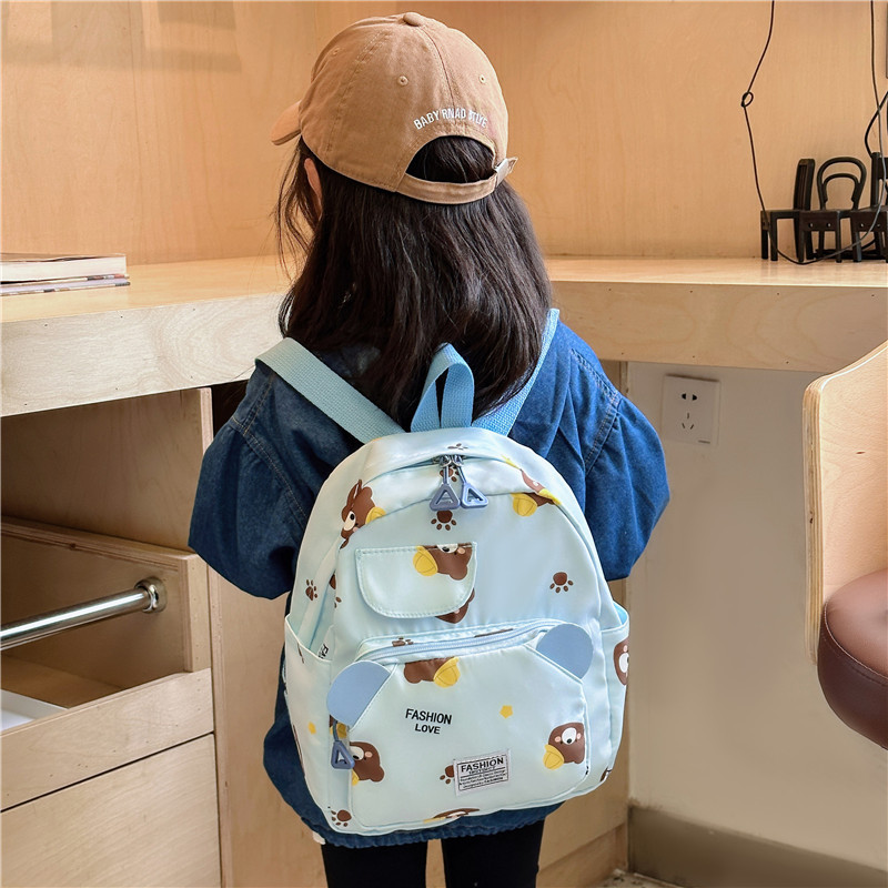 Kindergarten schoolbag for girls, super lightweight and cute backpack, casual and versatile, stylish backpack for first grade Application Scenario
