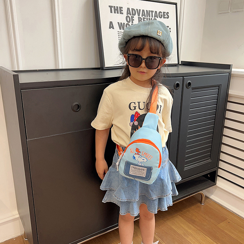 New denim Snoopy children's chest bag, versatile little girl crossbody bag, cartoon little boy coin purse Specification drawing