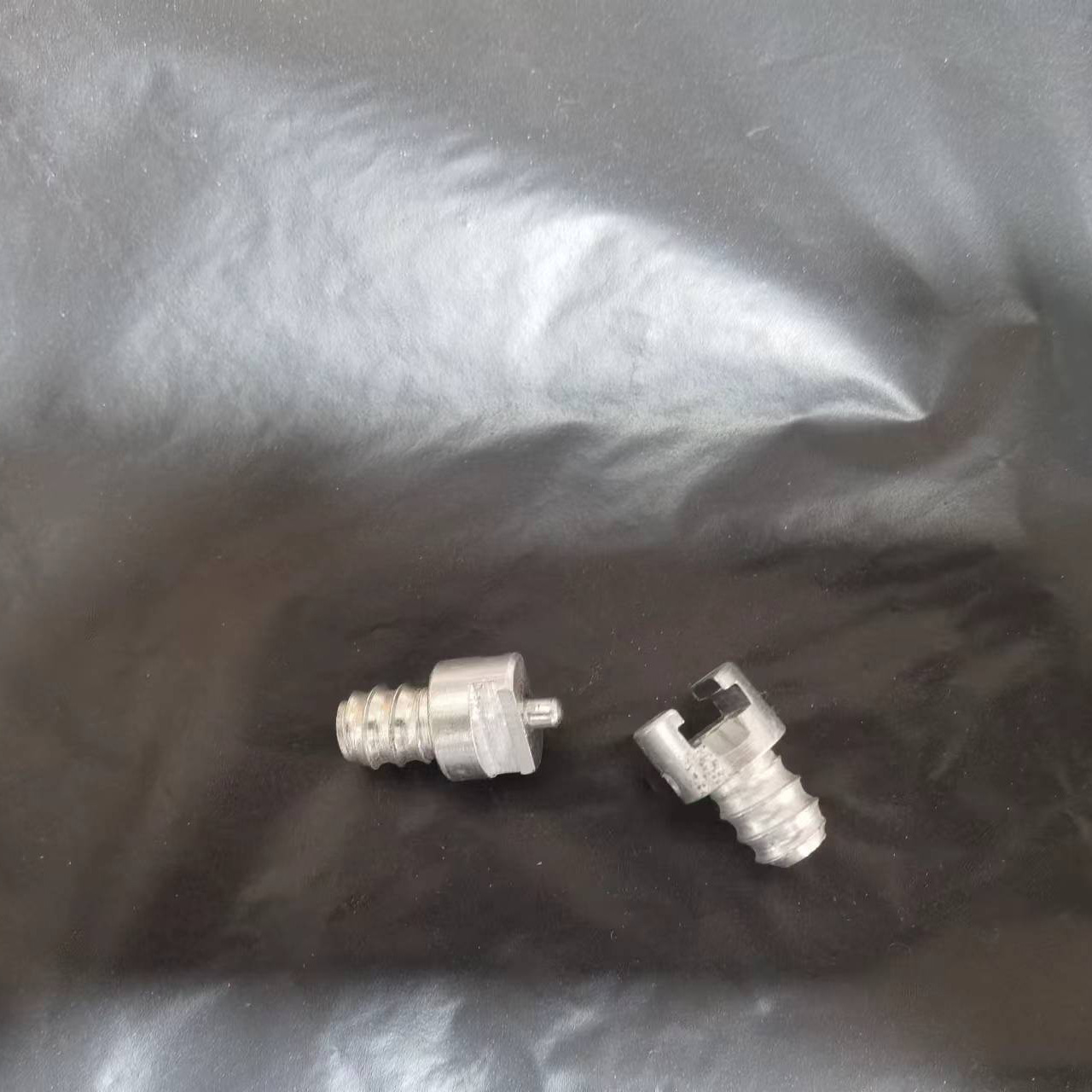 Pipe unclogging machine spring joint 16mm spring male and female connection head unclogging tool head for unclogging sewers Application Scenario