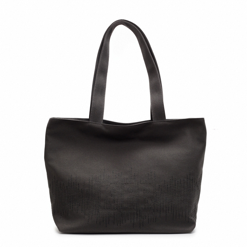 New large-capacity casual single-shoulder bag, versatile and fashionable underarm bag, simple and retro, beautiful commuting tote bag for going out Item Picture