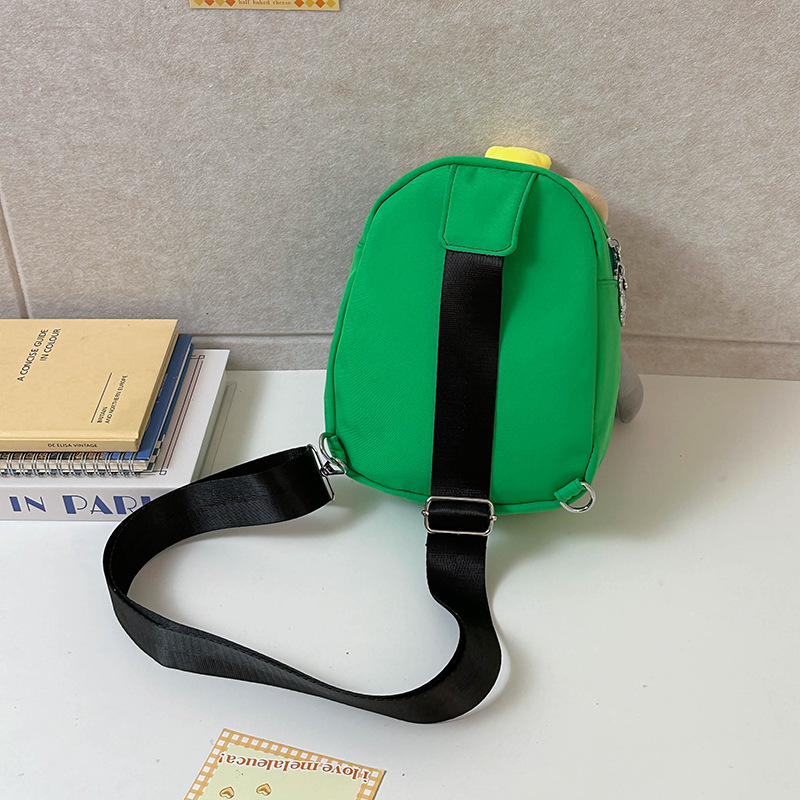 A cute and quirky Japanese cartoon crossbody bag for spring 2025, an ugly and adorable frog chest bag, and a unique mobile phone case Specification drawing