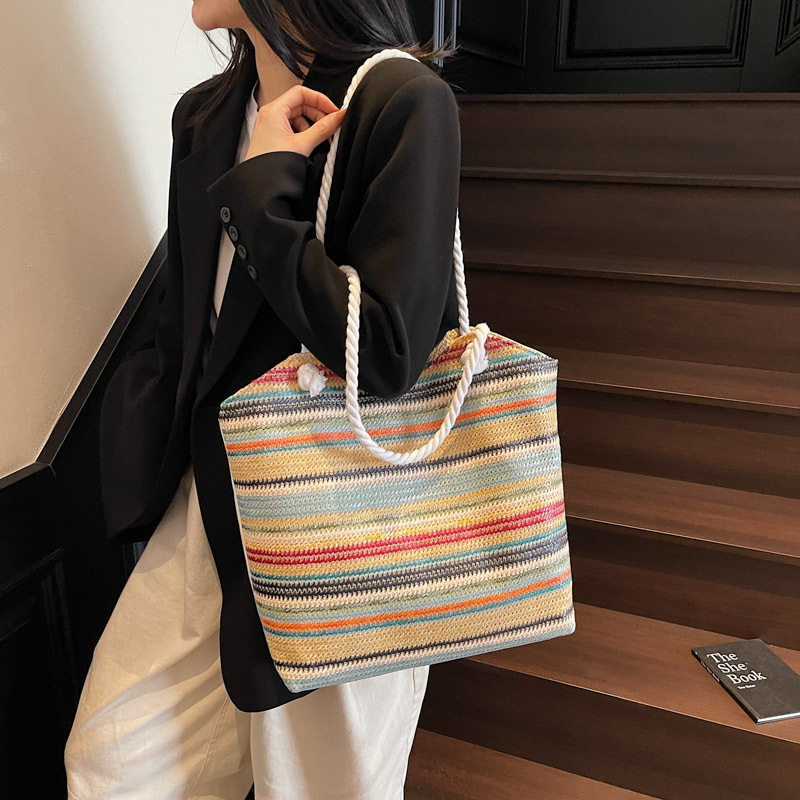 Summer rainbow straw woven bag, women's seaside vacation travel woven tote bag, large capacity single-shoulder commuting tote bag full figure