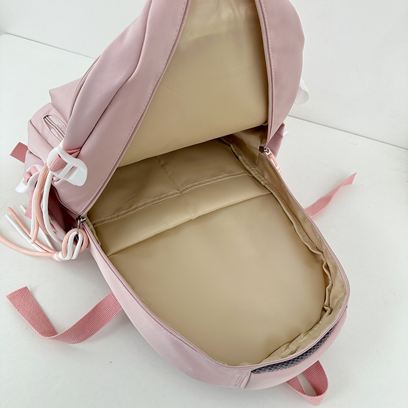 A large-capacity, versatile, sweet schoolbag for junior and senior high school students, a niche, inS-style, lightweight, simple and casual backpack with a high level of appearance Application Scenario