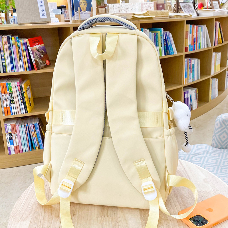 The new cute and fresh high school student backpack features a high level of appearance and color contrast. It is a multi-layered backpack for grades 3 to 5 of primary school students Specification drawing