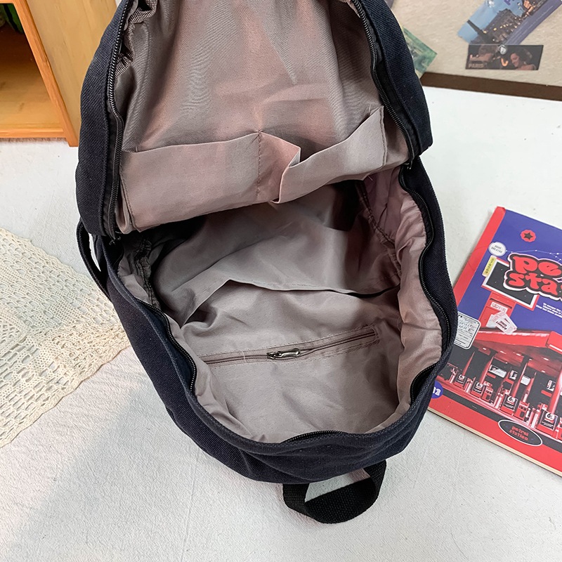 New simple and versatile large-capacity schoolbag for junior and senior high school students, retro and fashionable backpack with college style, casual single-shoulder bag Application Scenario