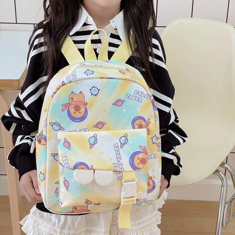 Korean version 2025 Spring New children's schoolbag cartoon cute boys' and girls' burden reduction and spine protection kindergarten backpack Application Scenario