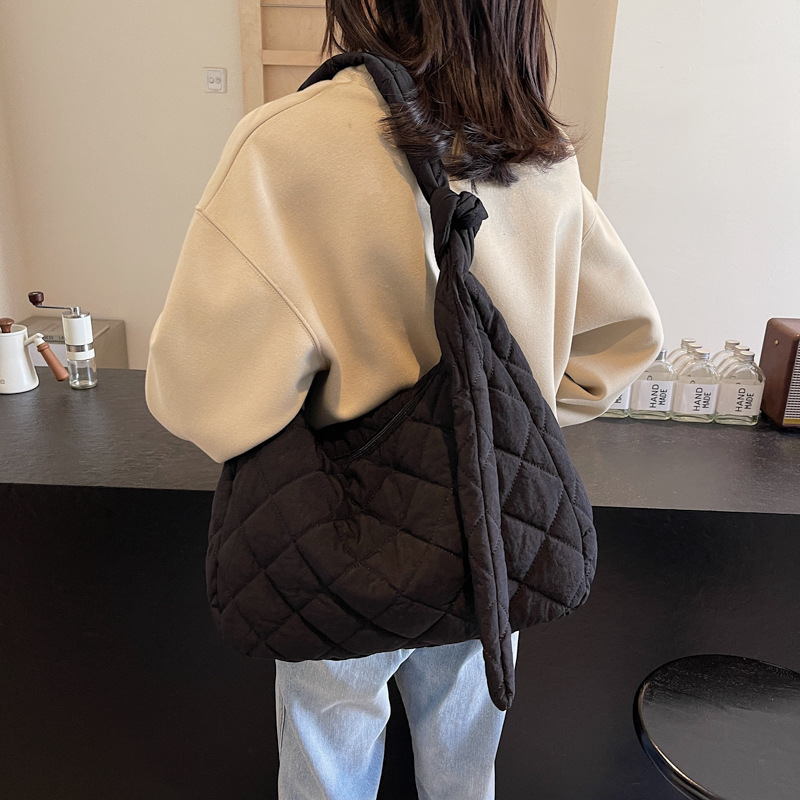 Winter cotton-padded jacket bag, women's large-capacity diamond-shaped tote bag, versatile single-shoulder crossbody bag, canvas commuting bag, school bag details Picture