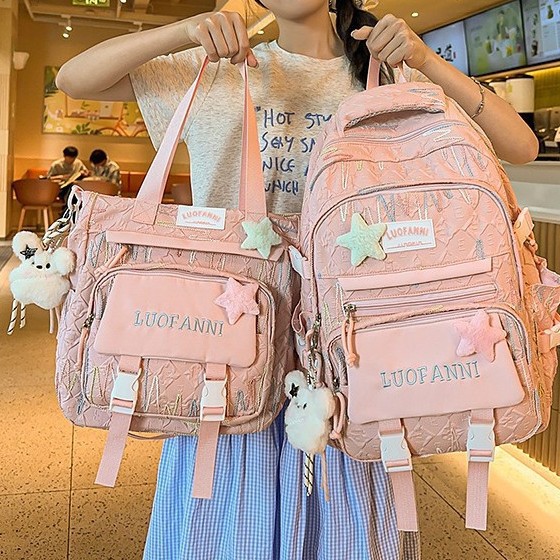 A new Japanese-style ins backpack with a high level of appearance and a fresh and sweet school style. It is a lightweight and large-capacity backpack for junior and senior high school students full figure