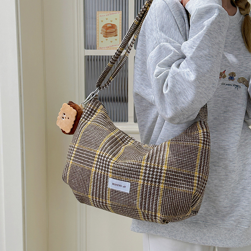 A fashionable Korean-style crossbody bag for women with a thousand bird check pattern, a versatile and personalized commuter bag for women, and a large-capacity retro check single-shoulder bag details Picture