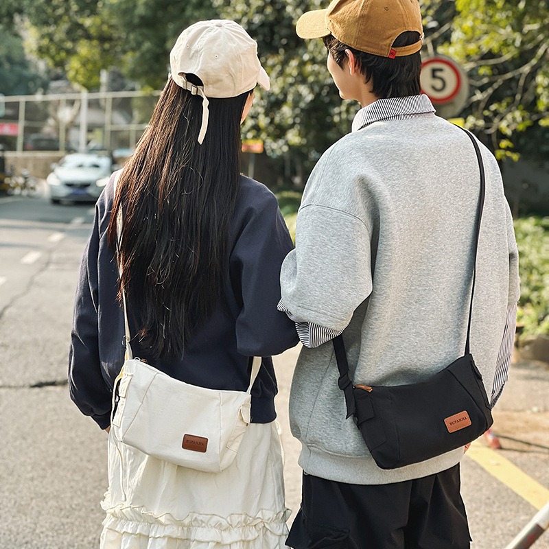2025 New couple trendy brand versatile single-shoulder bag, casual and lightweight workwear-style crossbody bag, outdoor sports details Picture