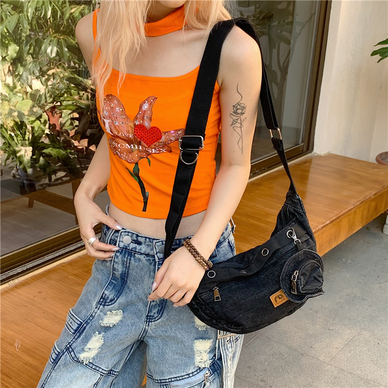 Korean niche design denim bag 2025 new summer versatile, elegant, simple and casual dumpling shoulder bag details Picture