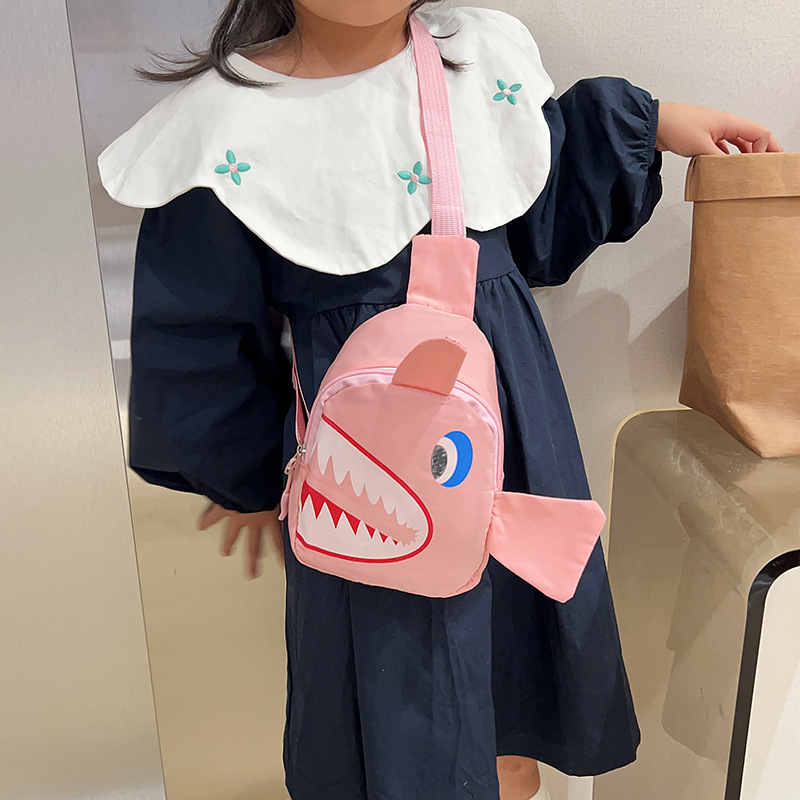 Cute cartoon shark children's single-shoulder bag, boys' fashionable and stylish crossbody accessory small chest bag Application Scenario