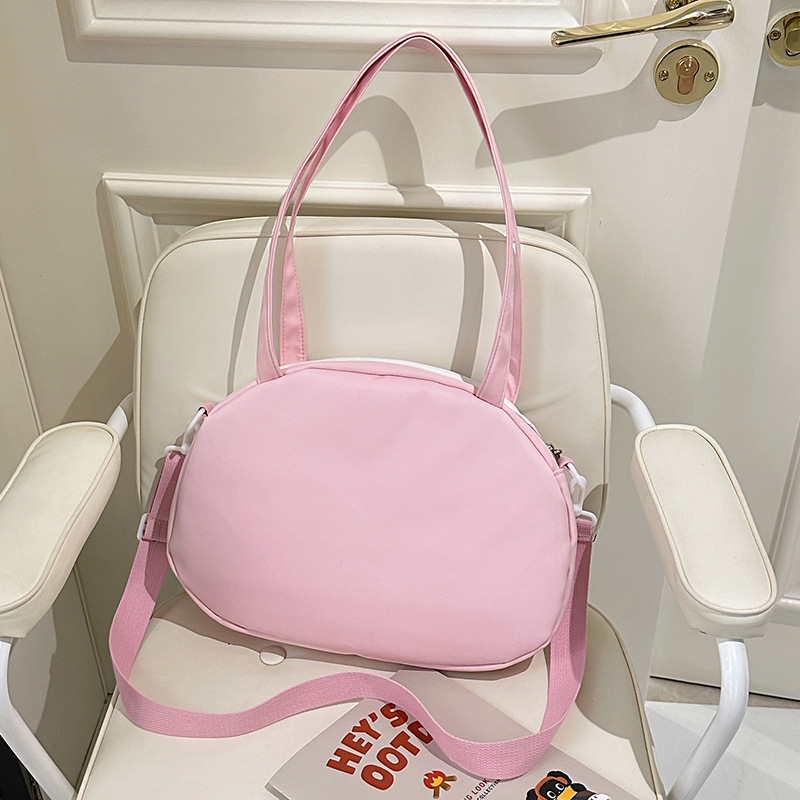 Cute color-blocking Swiss roll crossbody bag for girls 2025 new style sweet girl college student class shoulder bag tote bag Application Scenario