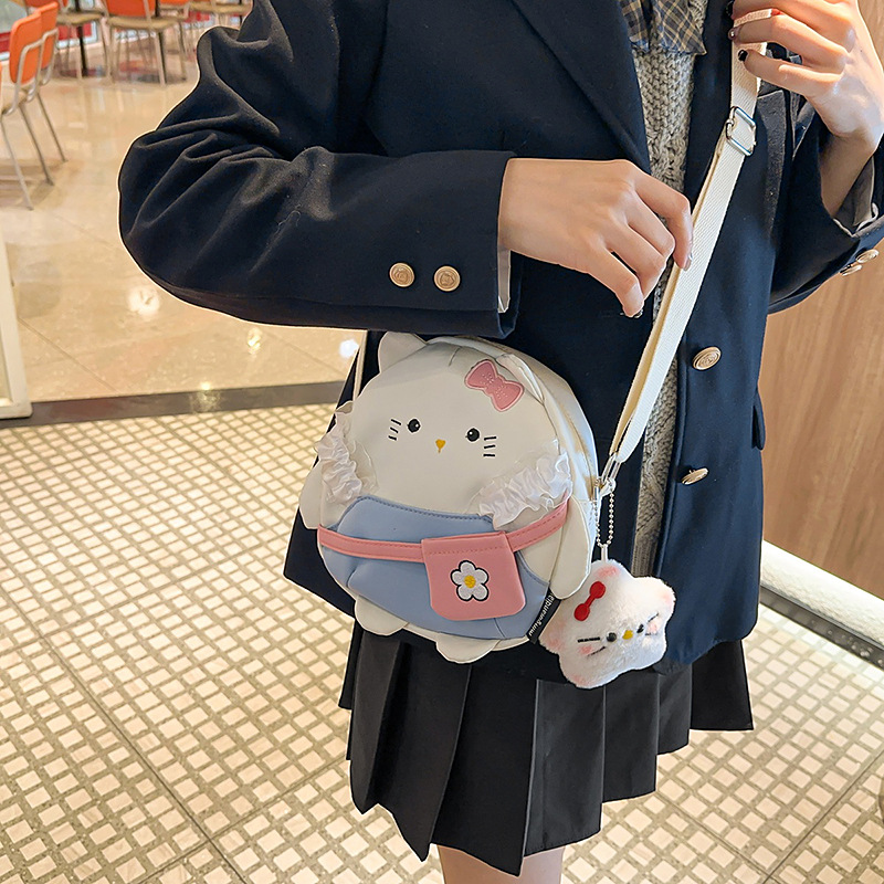 A new, cute mini crossbody bag with a high level of appearance. It is a versatile crossbody bag for women's shopping, traveling, outdoor activities and commuting full figure