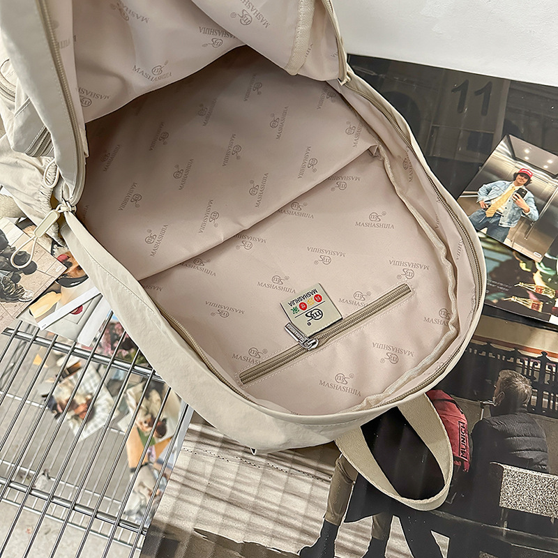 Korean-style Instagram minimalist school girl backpack, Japanese-style Harajuku style high appearance level solid color middle school student backpack Application Scenario