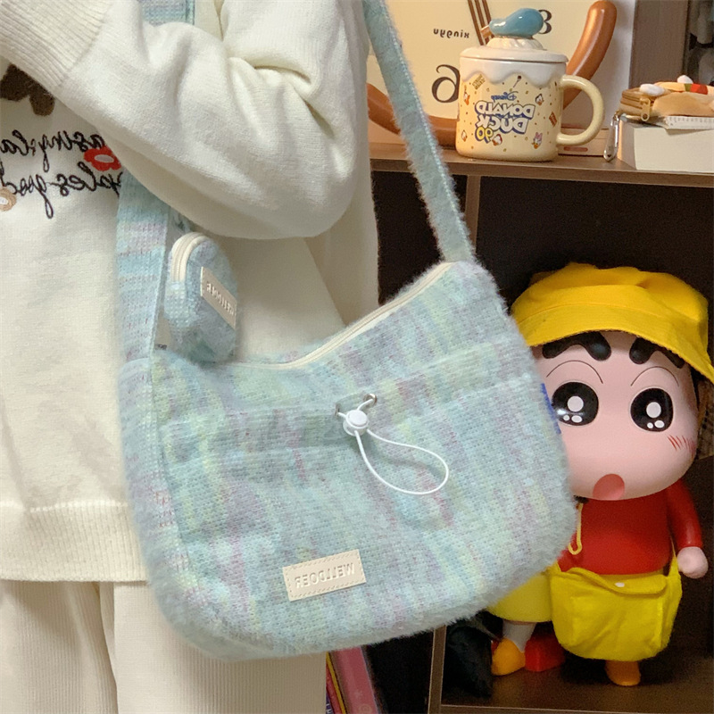 Autumn and winter rainbow plush knitted crossbody bag, Japanese ins niche large-capacity dumpling bag, forest-style girl single-shoulder bag details Picture