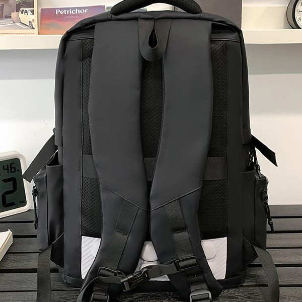 A new high-appearancelevel solid-color simple backpack from Korean Instagram, a couple's lightweight travel and mountaineering backpack with large capacity Specification drawing