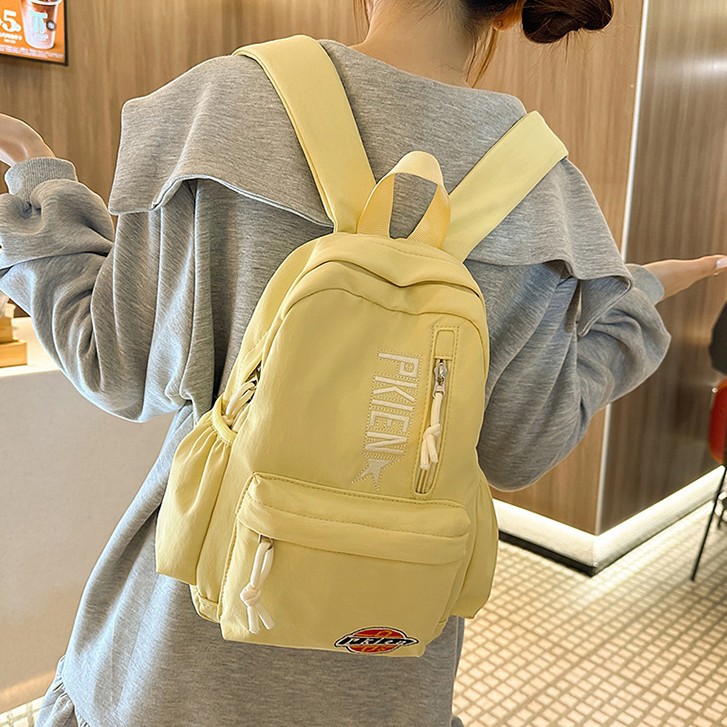 Mini and cute backpack 2025 New style, high appearance level, girlish heart travel small backpack, children's spring outing mini backpack details Picture