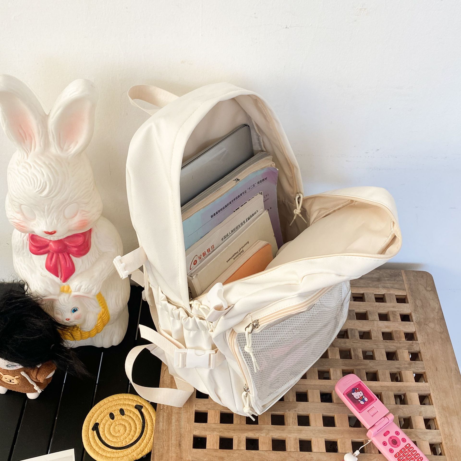 A new high-appearance-level Korean-style transparent painbag with multiple compartments, fashionable, lightweight, commuting and outdoor large-capacity backpack Application Scenario