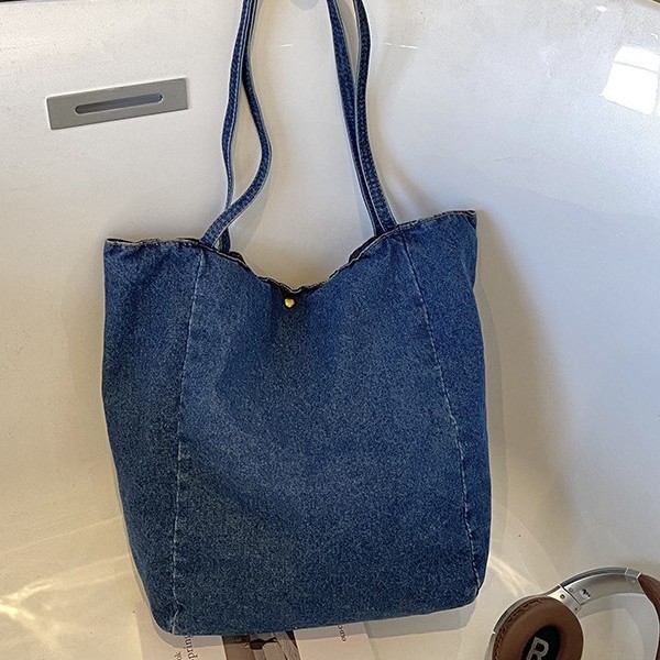 A new high-appeal, stylish Hong Kong-style Instagram cute cartoon tote bag for women, a casual, simple and lightweight crossbody bag for shopping and traveling Specification drawing