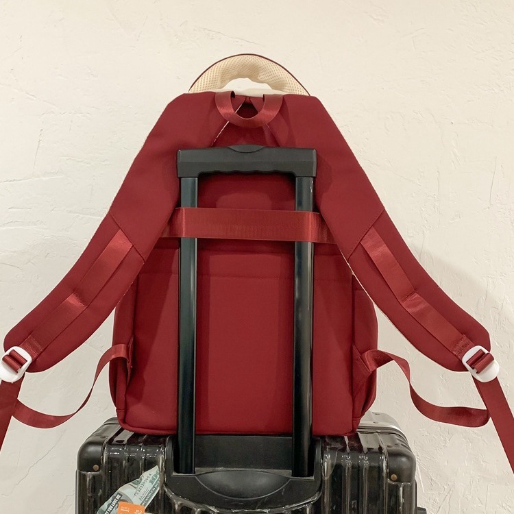 This Japanese-style Instagram cute girl's school backpack is versatile, with a large capacity and contrasting colors. It's a backpack for primary and secondary school students with a high level of appearance Specification drawing
