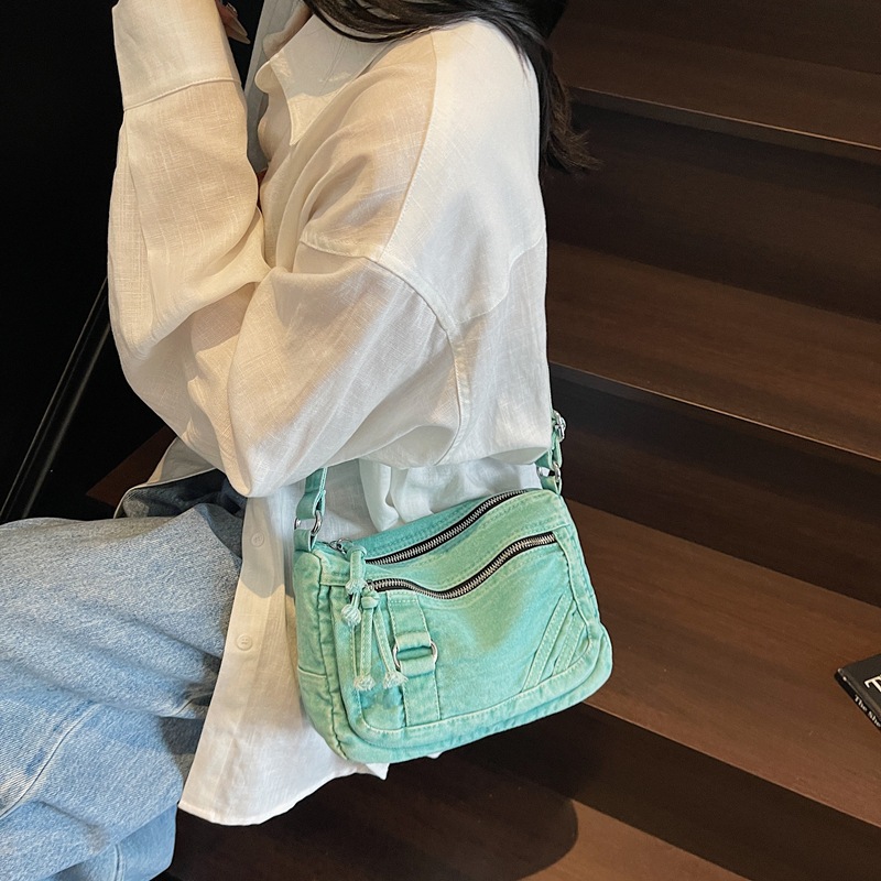 New Hong Kong-style ins high-look multi-layered bag for women, casual and simple, versatile for commuting, and a crossbody bag for going shopping full figure