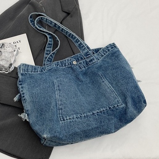 A new 2024 Harajuku style fashionable large-capacity commuter tote bag for women, a niche washable denim canvas bag from South Korea Specification drawing
