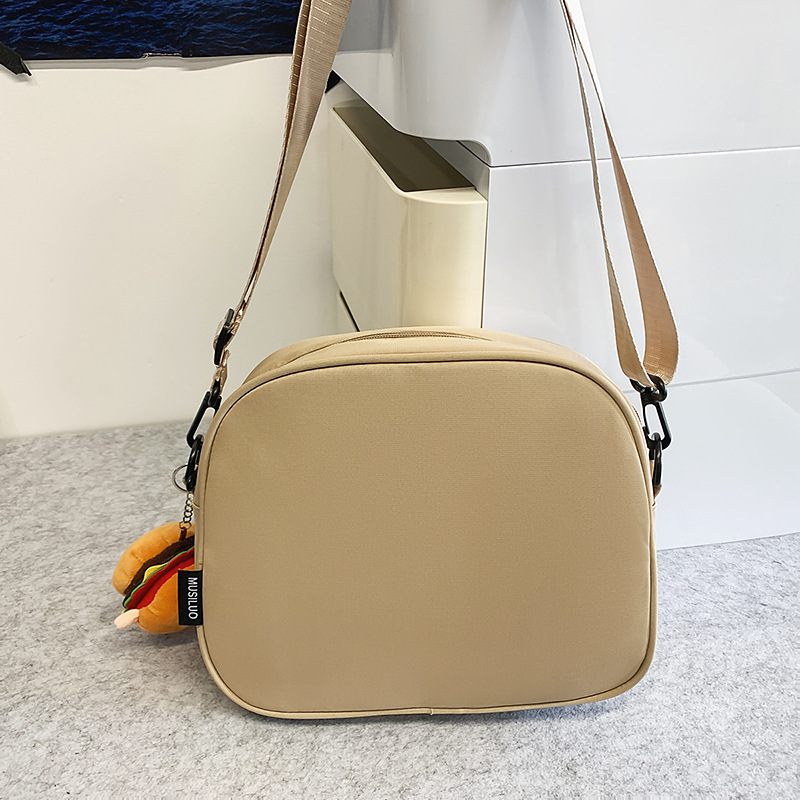 2025 New niche design cute cartoon bag, American retro versatile crossbody bag, student shopping single-shoulder bag Application Scenario