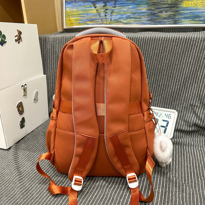 A new high-appearance-level, lightweight, large-capacity and cute schoolbag for primary school students in grades three to six and junior and senior high school students Specification drawing