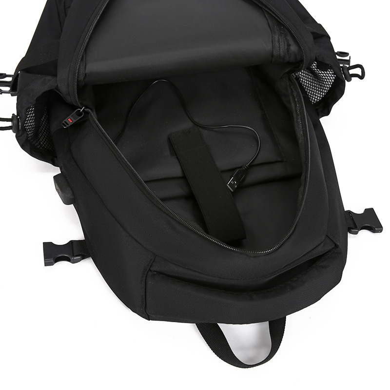 Multi-functional backpack, casual backpack, men's business travel bag, computer backpack, school bags for junior high school, senior high school and college students Application Scenario