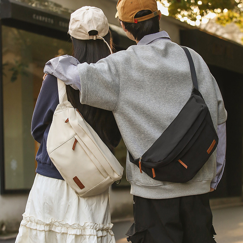 A new high-look, niche single-shoulder cycling sport chest bag and waist bag from the trendy brand ins. It's a casual, versatile and personalized crossbody bag full figure