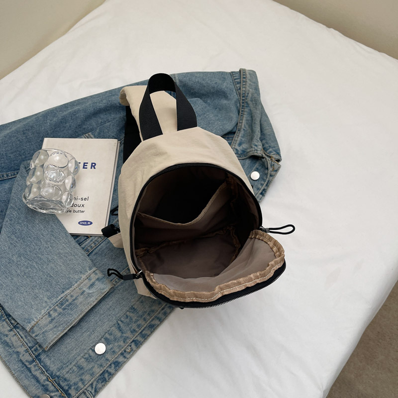 Crossbody bag, a fashionable and versatile small backpack for women's sports and casual wear, a chest bag, a lightweight and large-capacity single-shoulder bag for men to carry around when going out Application Scenario