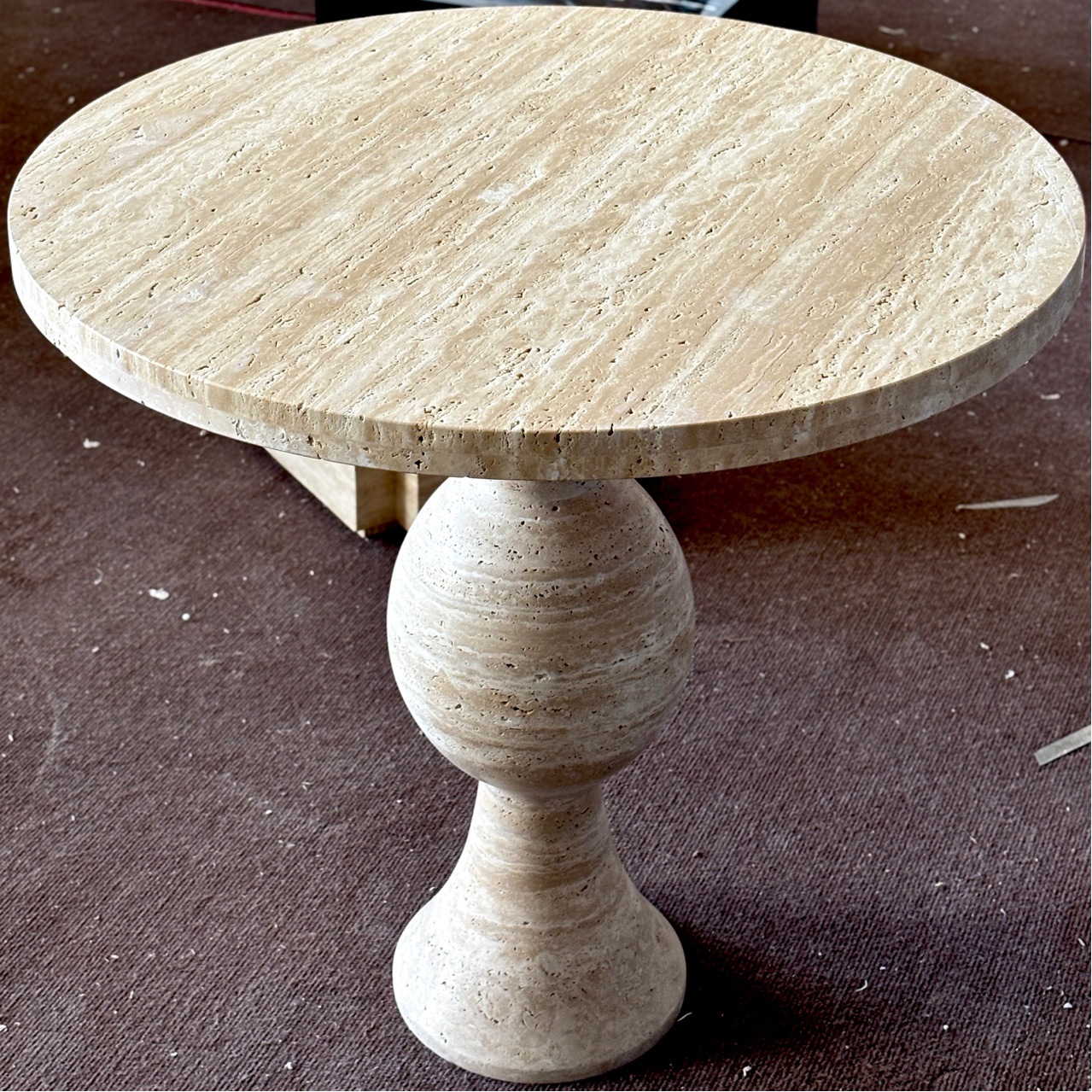 Cave stone tables, stone benches, courtyards, outdoor gardens, parks, large outdoor tables and chairs, stone kung fu tea tables, villas full figure
