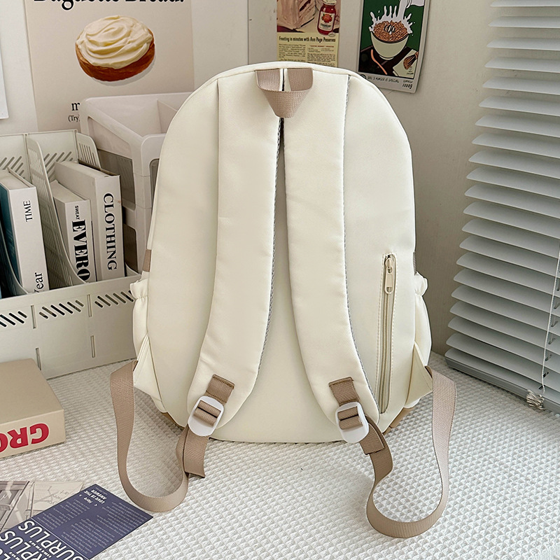Cross-border junior high school students' large-capacity schoolbag, girls' fashionable and girlish sweet backpack, Japanese trendy college students' backpack Application Scenario
