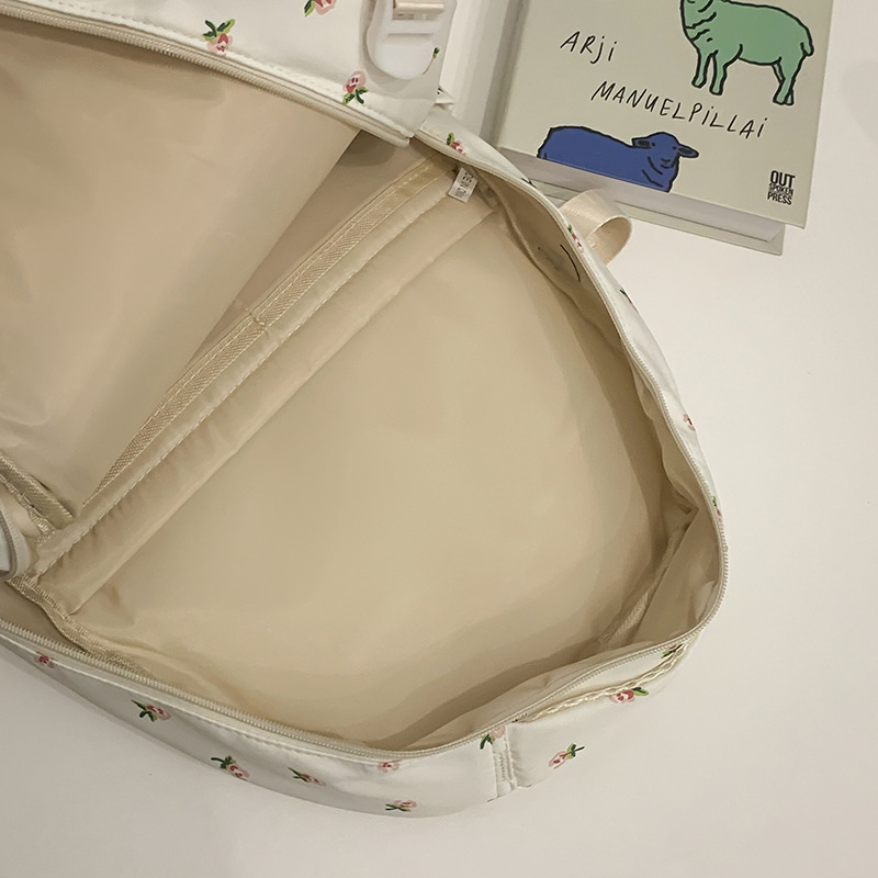 Japanese-style inS-style forest-themed, fresh and delicate floral backpack, college-style girl's schoolbag, college student travel backpack for girls Application Scenario
