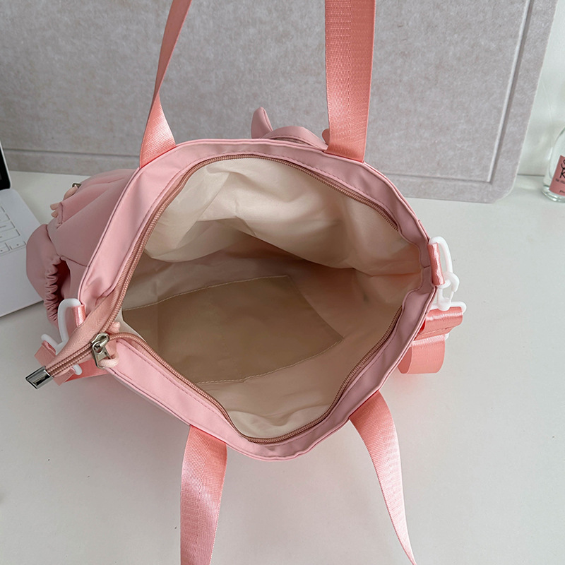 Large-capacity crossbody bag, Japanese Instagram-style versatile cartoon single-shoulder bag, tutorial bag, student commuting and class bag Application Scenario